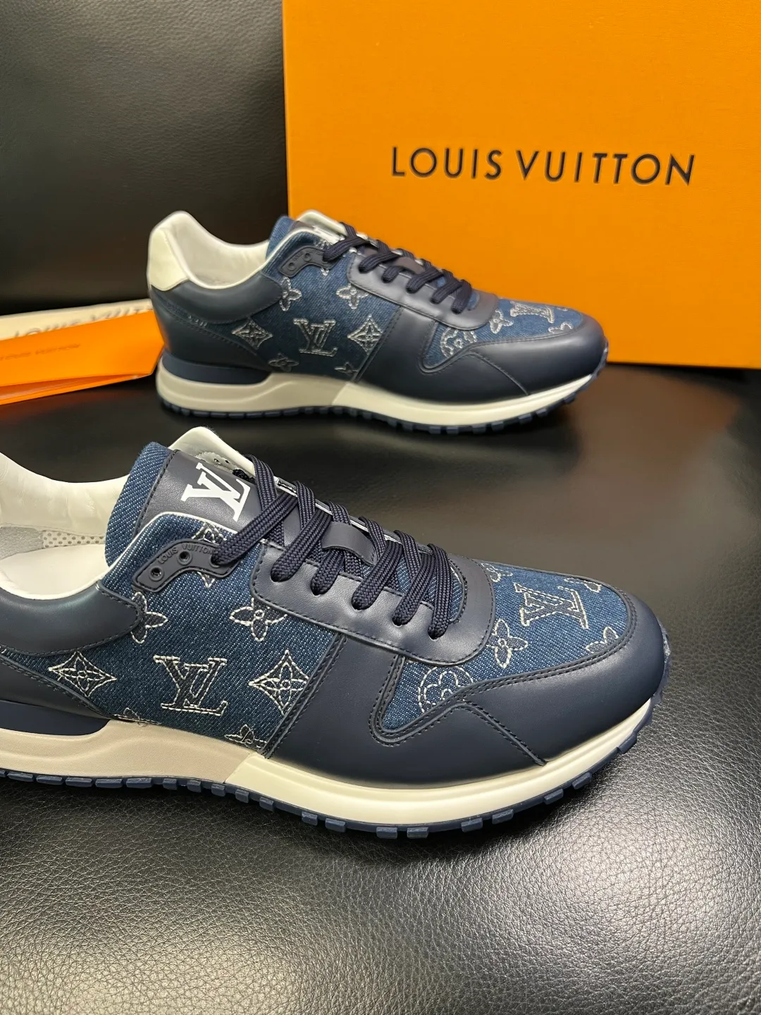 Men's shoes 💰740 Lv high quality top handicrafts Louis Vuitton, counters are equipped with the original factory, the uppers are imported from Italy, high-quality splicing colorful complex crafts, imported cowhide lining is soft and comfortable, soles: original soles specially provided by the original factory, T men's shoes 💰U exclusive movable molded soles are super comfortable, original factory single goods, code number 39-44 (customized 45)